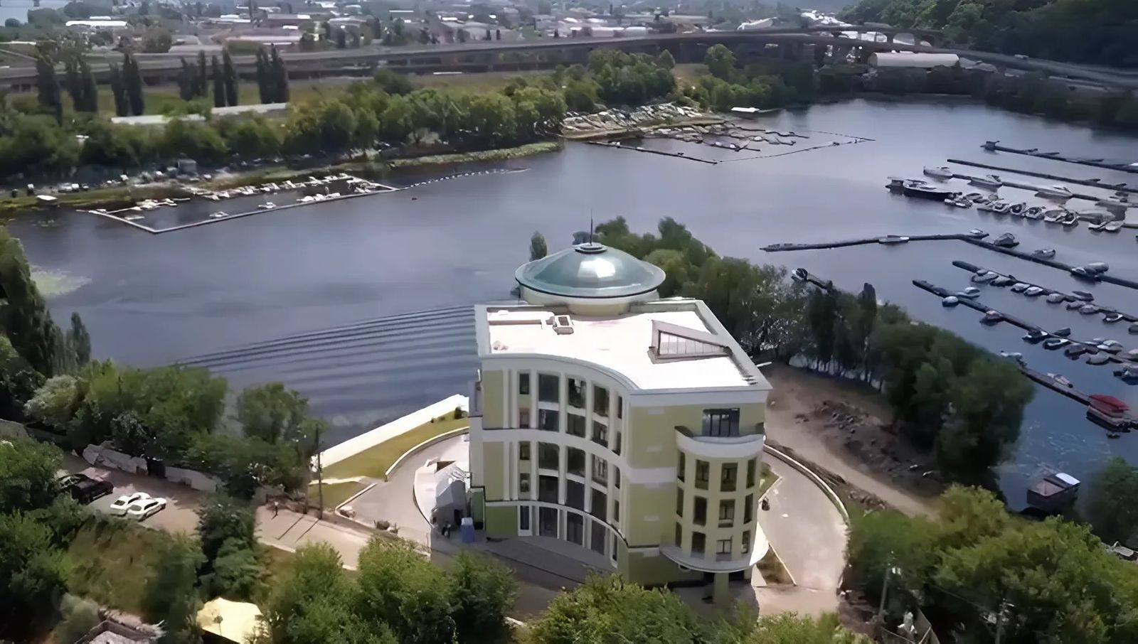 Продаж будівлі в Києві,  Набережно-Печерська дорога, 10 18