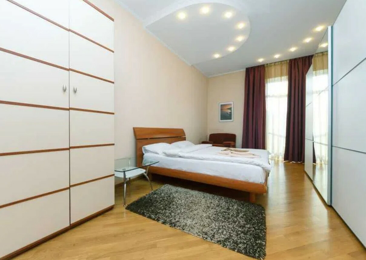 Аренда 6к квартиры в Киеве,  Крещатик ул., 13 9