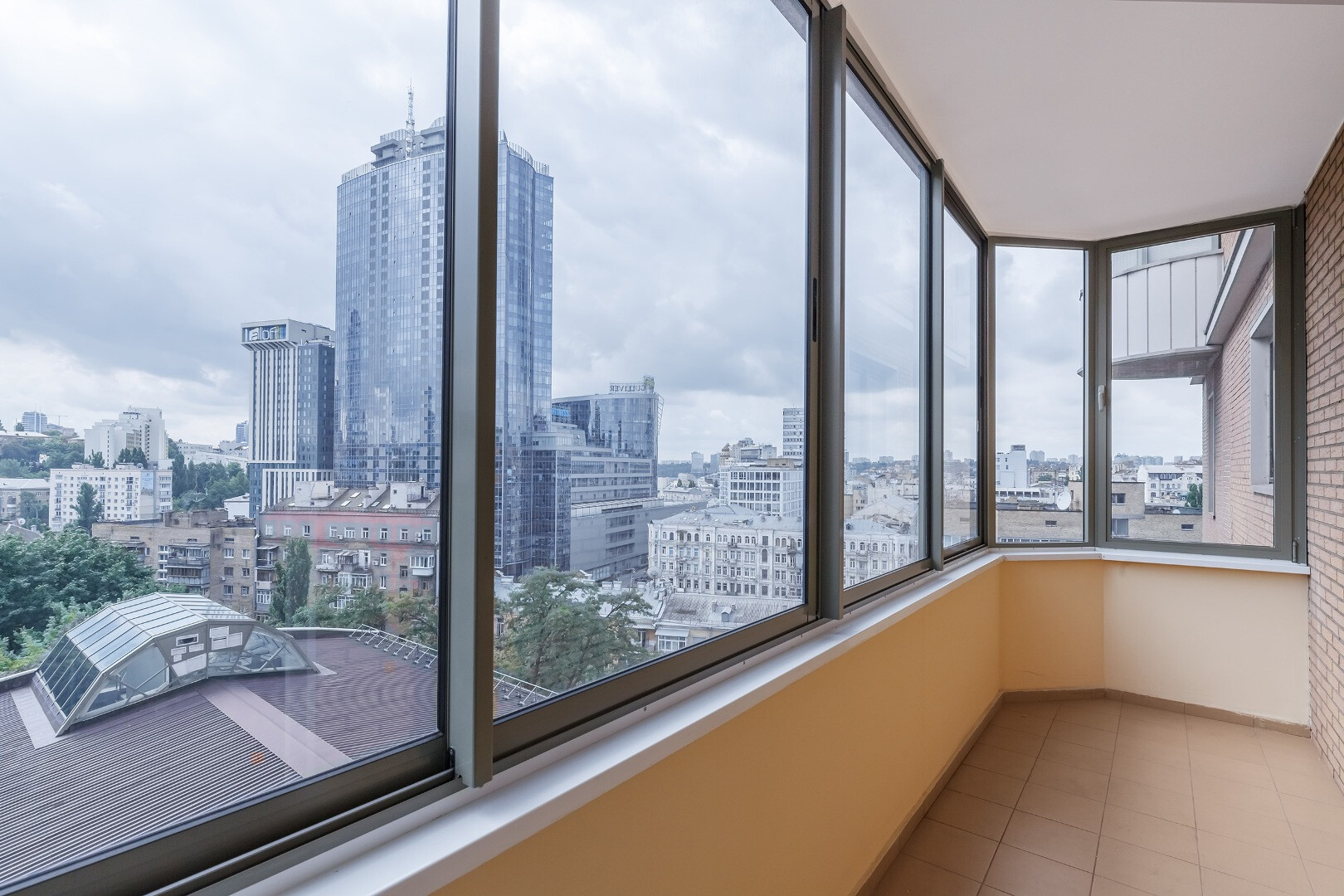 Аренда 4к квартиры в Киеве,  Кропивницкого ул., 10 11