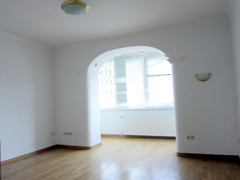 Продажа 6к квартиры в Киеве,  Конисского Александра ул. (Тургеневская ул.), 52-58 3