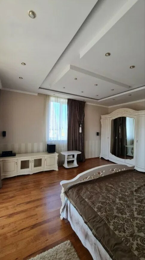 Аренда 5к дома в Киеве,  Богомазова Александра ул., 17