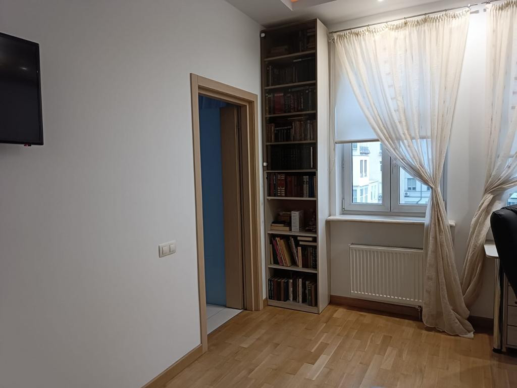 Аренда 3к квартиры в Киеве, Спасская ул., 5 2