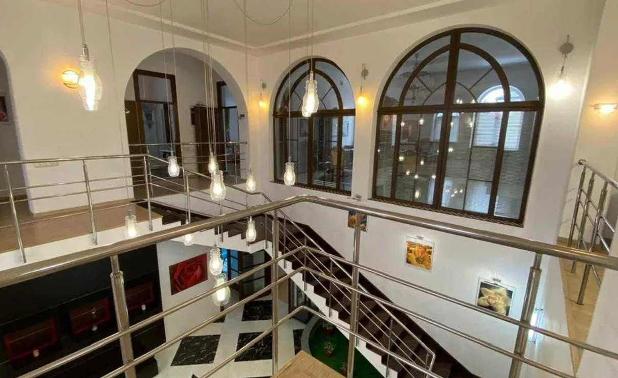Аренда 7к дома в Киеве,  Петропавловская Борщаговка, 17