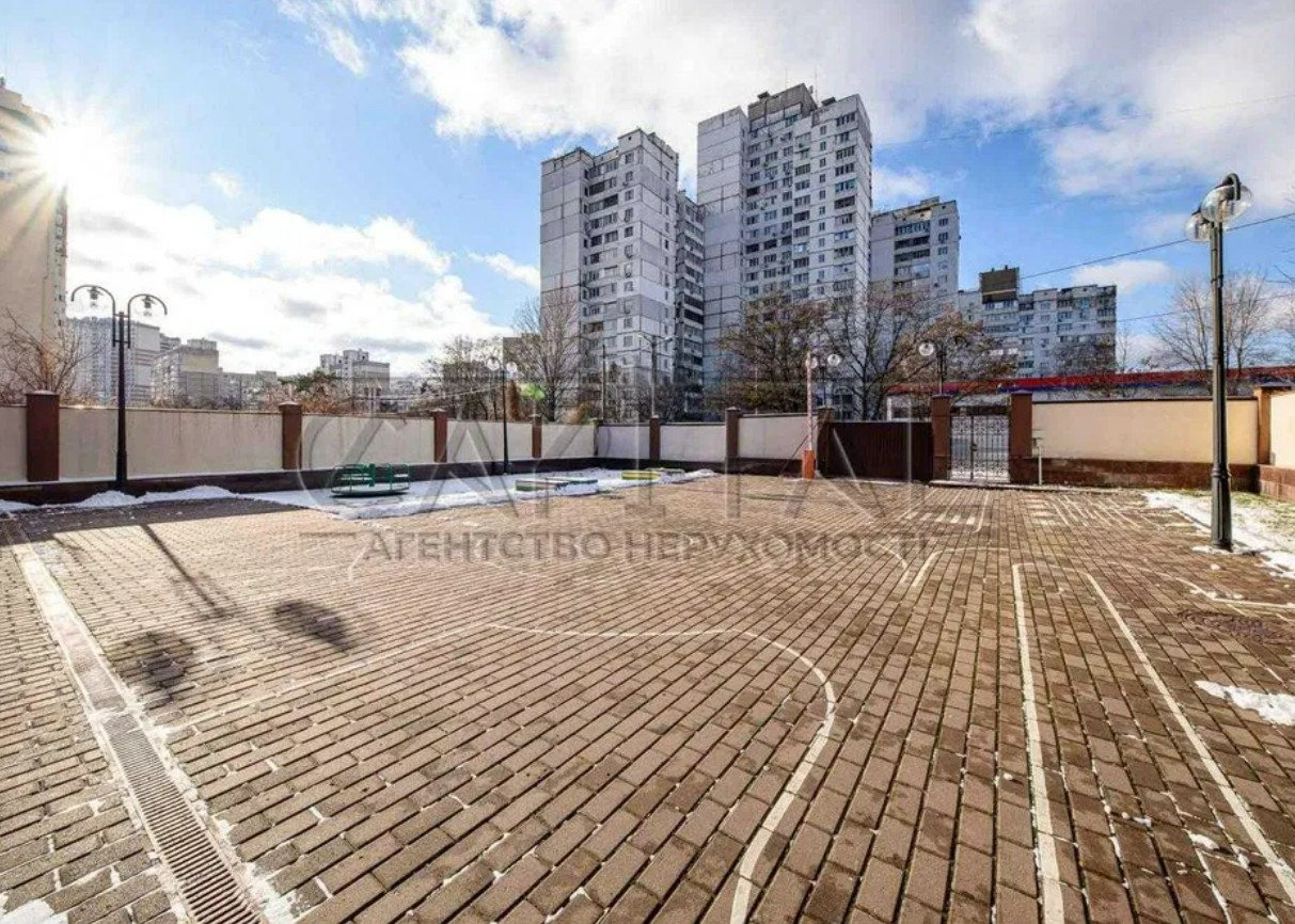 Продажа 9к дома в Киеве,  Полевая ул., 15