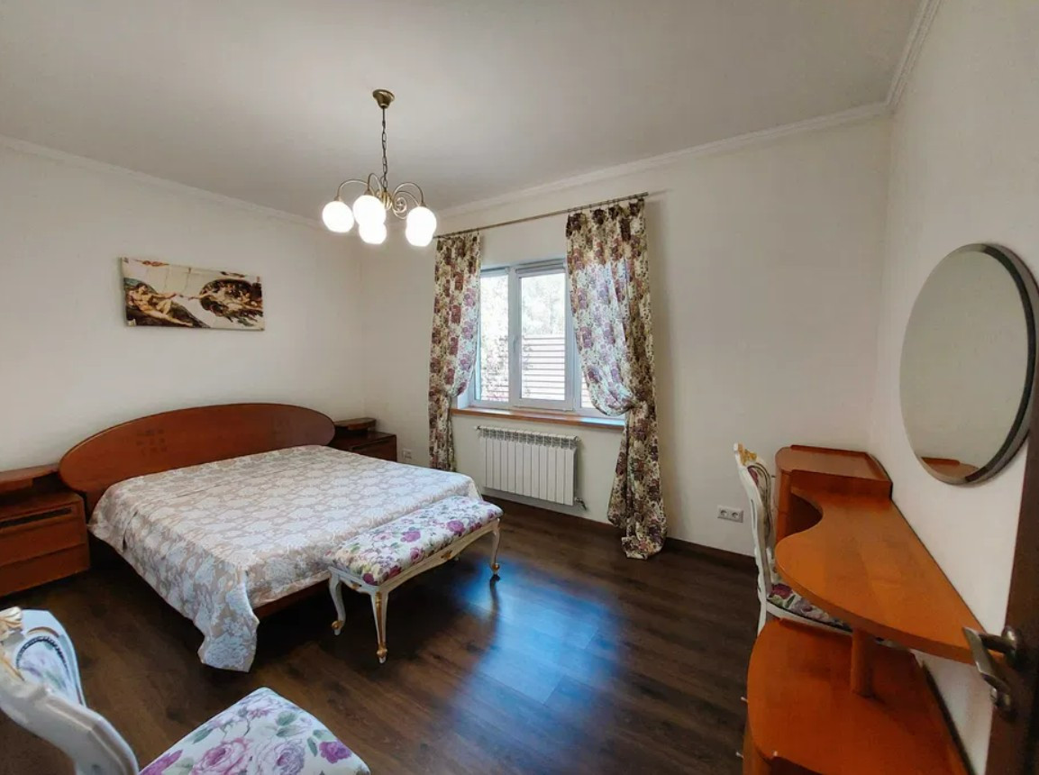 Продажа 4к дома в Киеве,  Лесники 6
