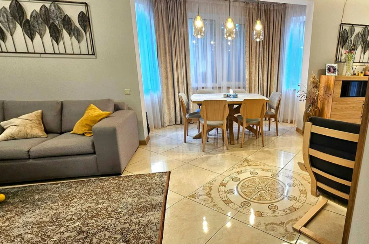 Продажа 4к дома в Киеве,  Хотов 16