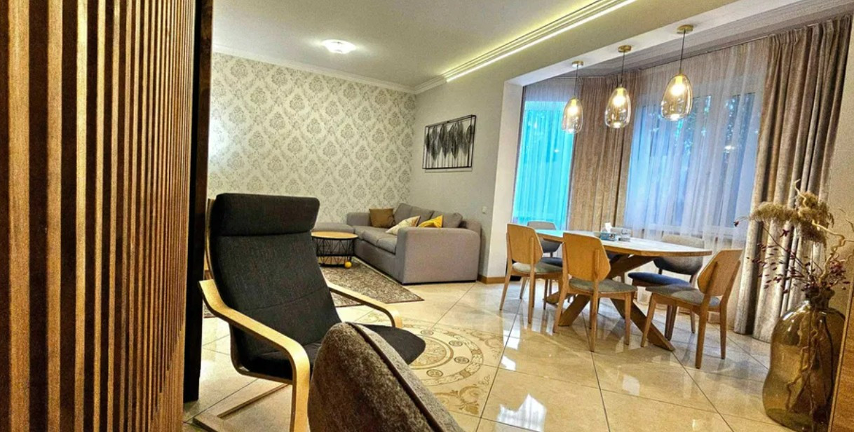 Продажа 4к дома в Киеве,  Хотов 17