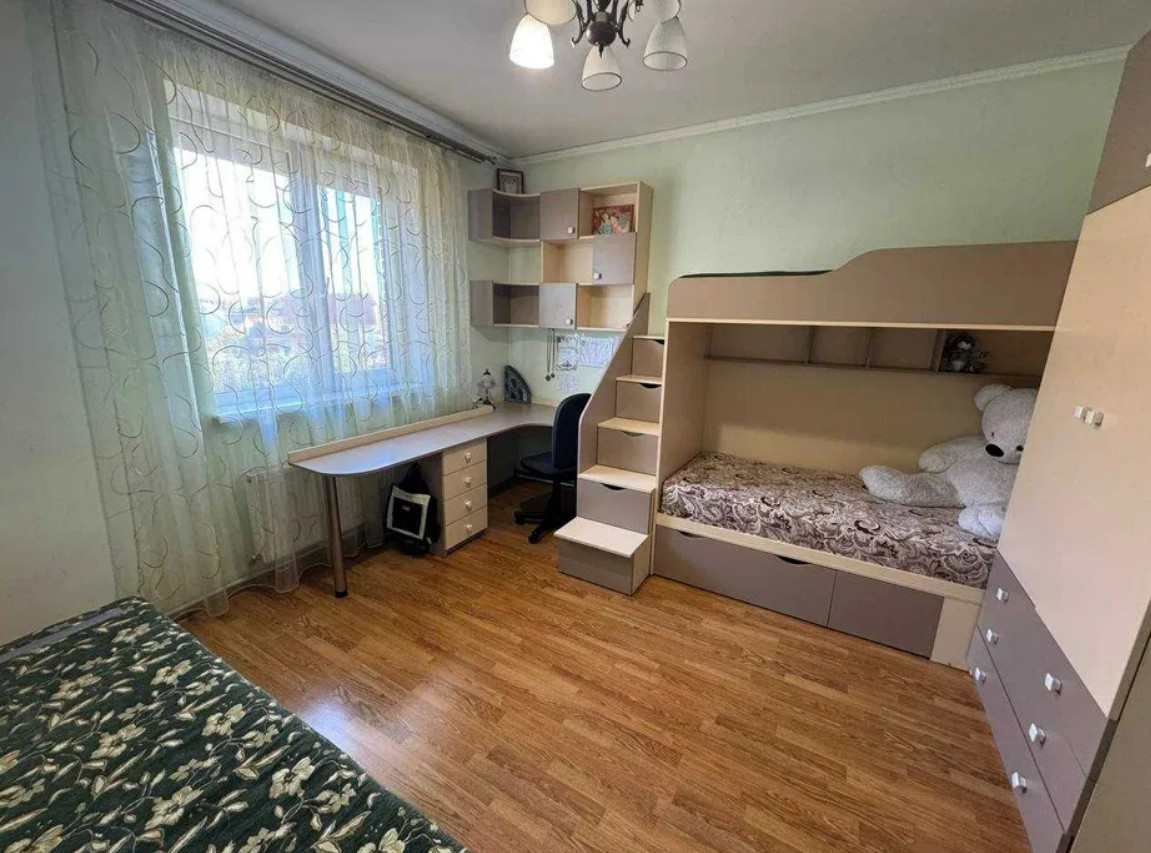 Продажа 6к дома в Киеве, Хотов 1