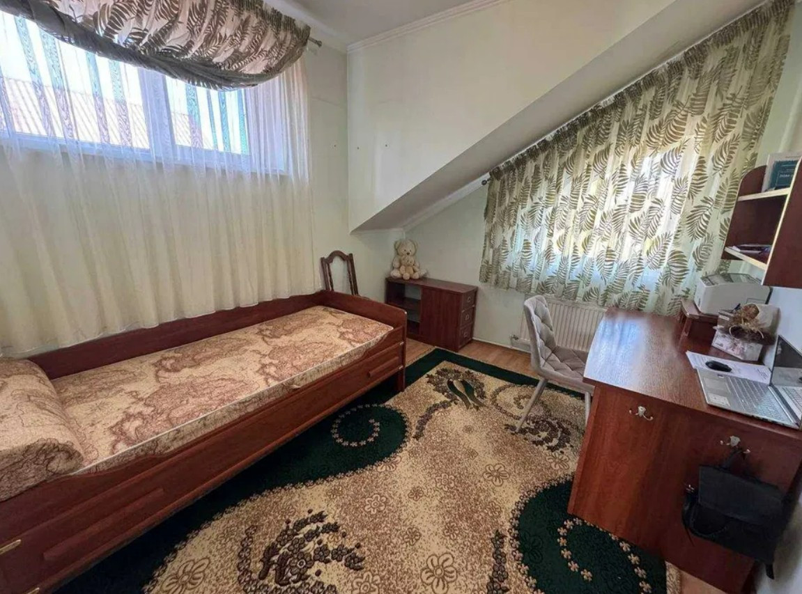 Продажа 6к дома в Киеве, Хотов 2