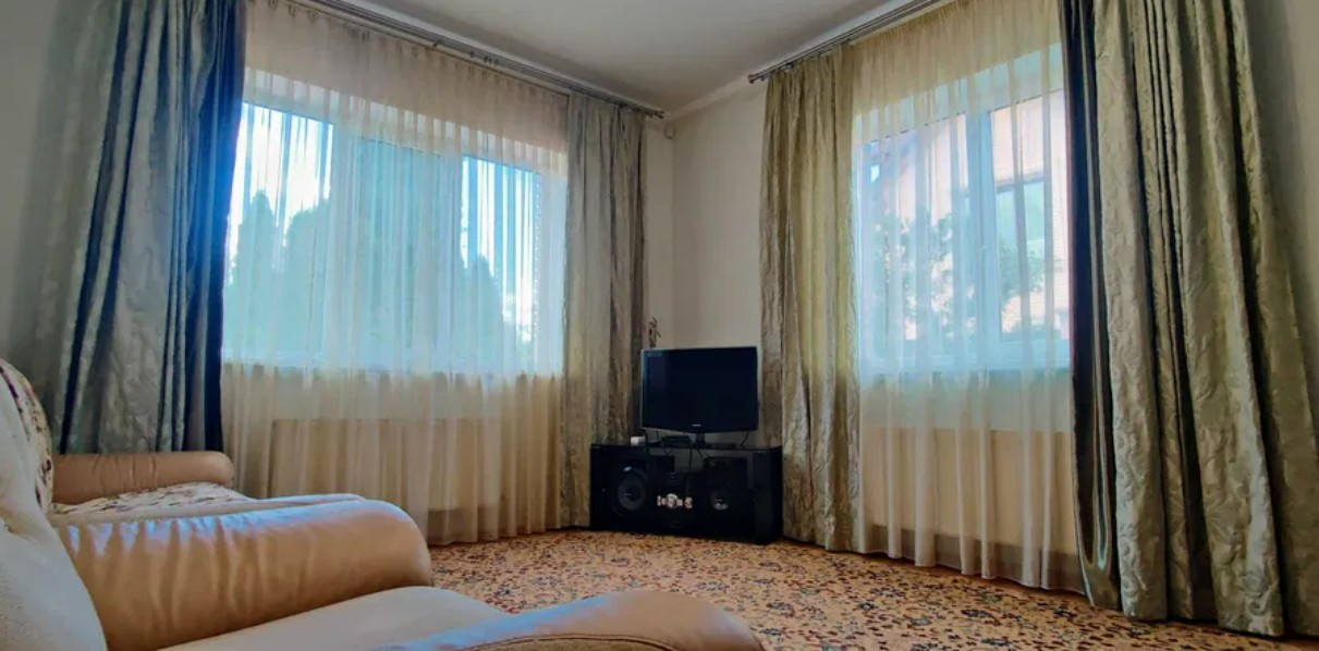 Продажа 6к дома в Киеве, Хотов 14