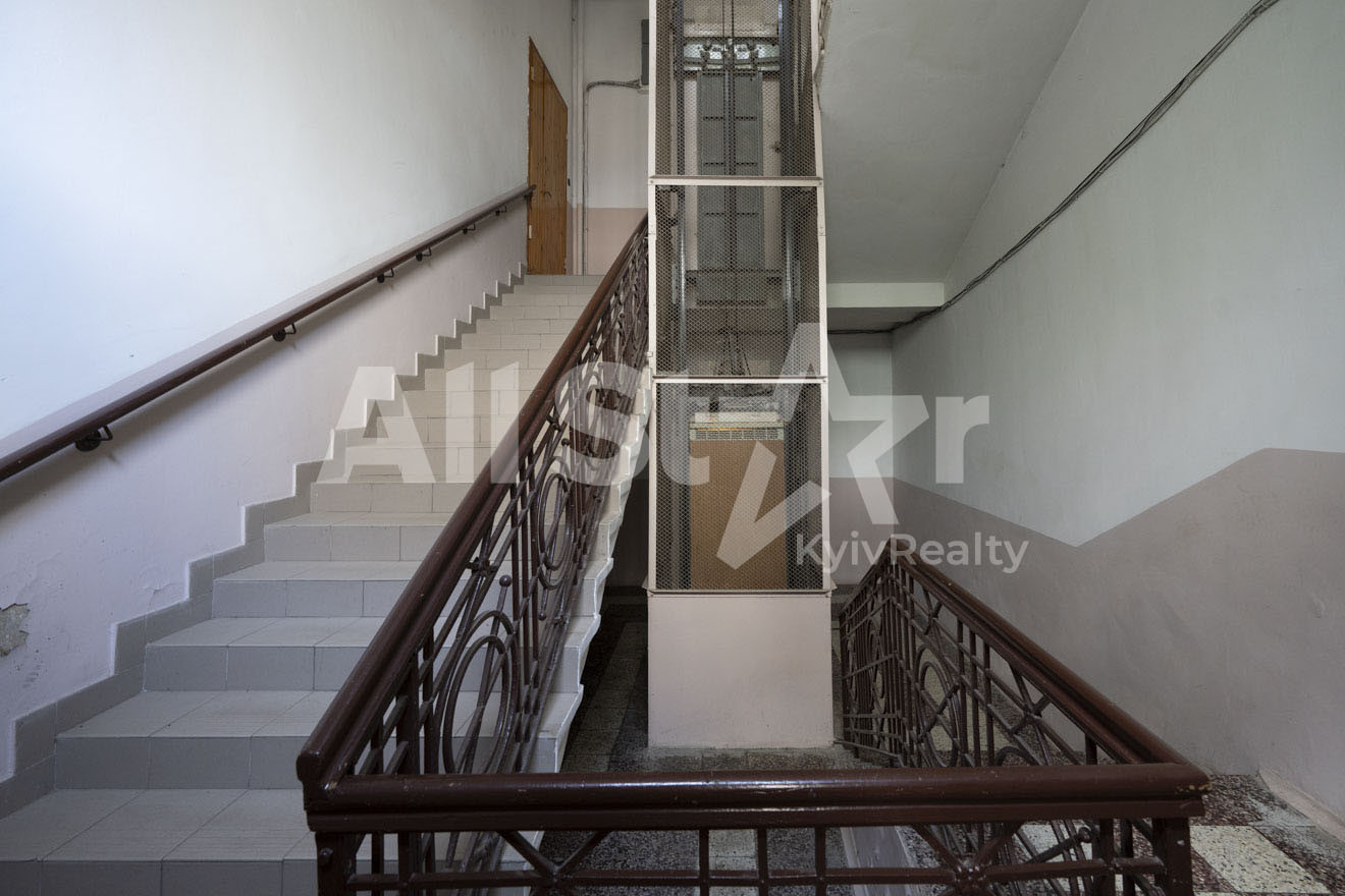 Продажа 3к квартиры в Киеве,  Ольгинская ул., 2/1 12
