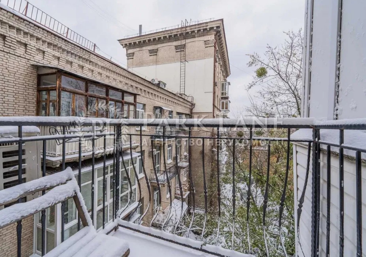 Продажа 2к квартиры в Киеве,  Паторжинского ул., 8/21 1