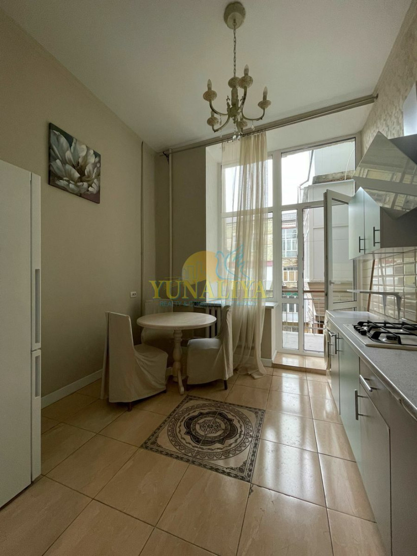 Продажа 2к квартиры в Киеве,  Богдана Хмельницкого ул., 10Б 17
