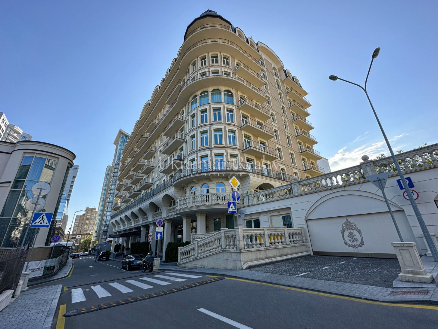 Продажа 5к квартиры в Киеве,  ЖК Ренессанс Резиденс, Добролюбова ул., 4 3