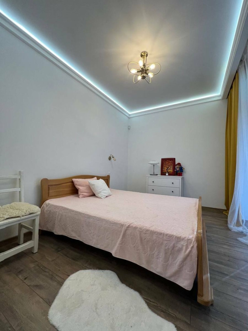Аренда 5к дома в Киеве,  Локомотивная ул. 15