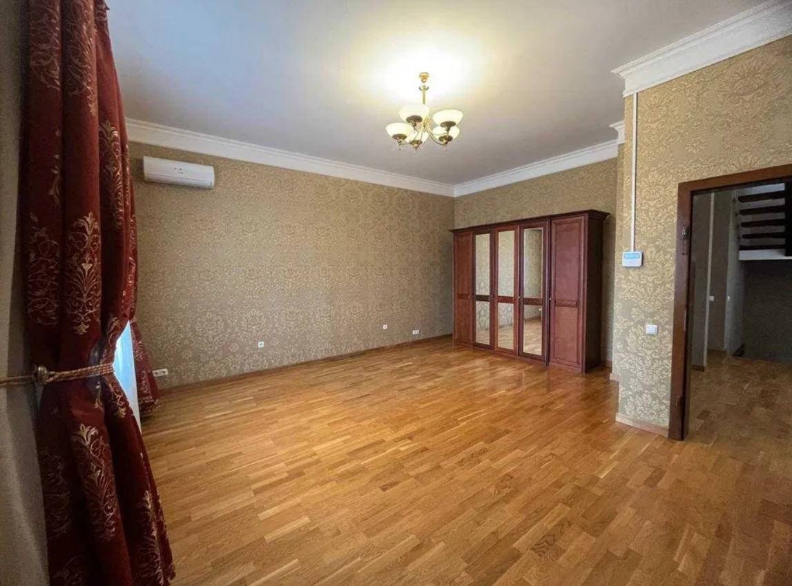 Аренда 4к дома в Киеве,  Черняховского ул. 4