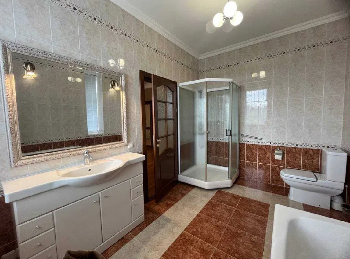 Аренда 4к дома в Киеве,  Черняховского ул. 5