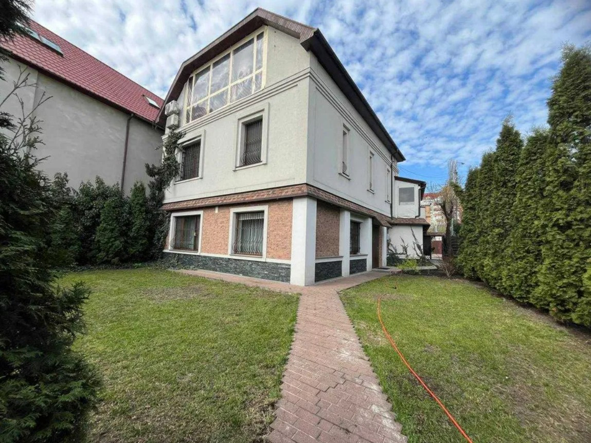 Аренда 4к дома в Киеве,  Черняховского ул. 18
