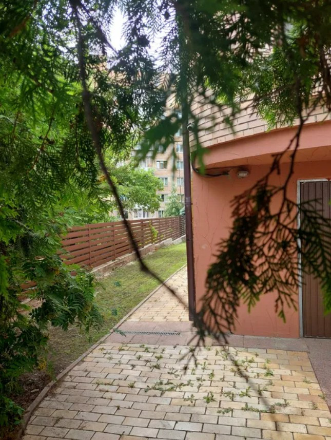Аренда 9к дома в Киеве, Менделеева ул. 18