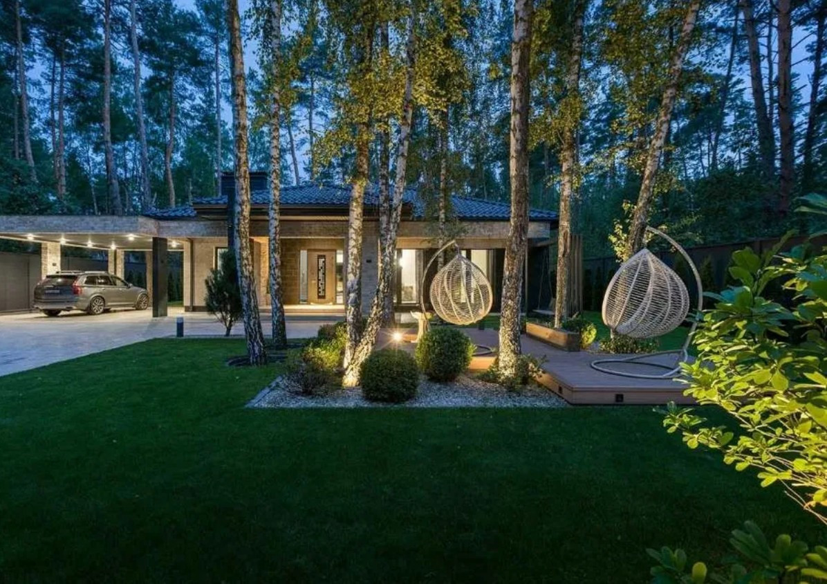 Продажа 5к дома в Киеве, Плюты 5