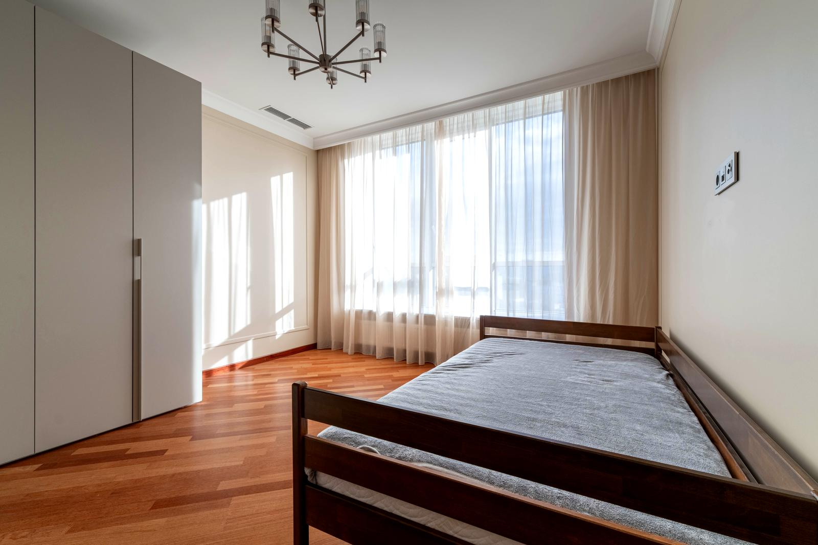 Продажа 3к квартиры в Киеве,  ЖК Централ Парк, Джона Маккейна ул. (Кудри Ивана ул.), 7 13