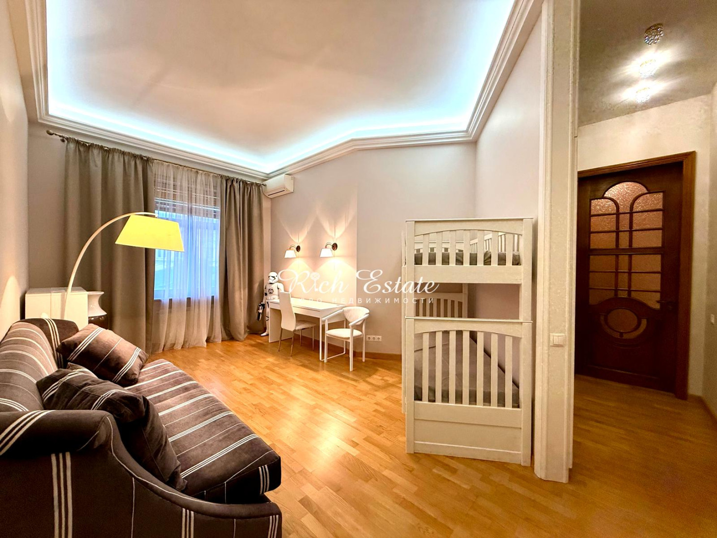 Продажа 5к квартиры в Киеве,  Лысенко ул., 8 10