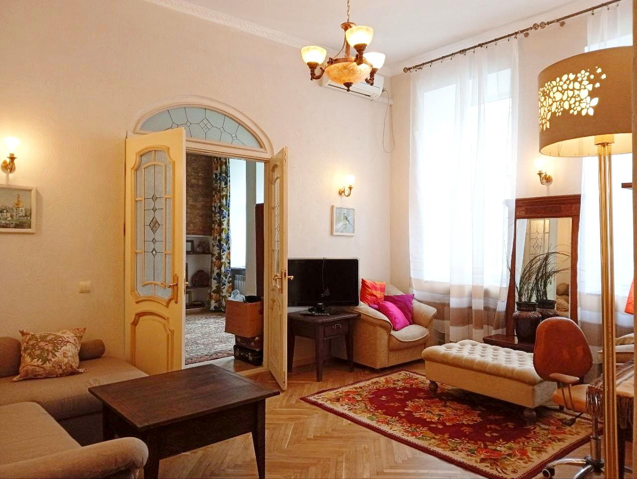 Аренда 2к квартиры в Киеве,  Терещенковская ул., 13 1