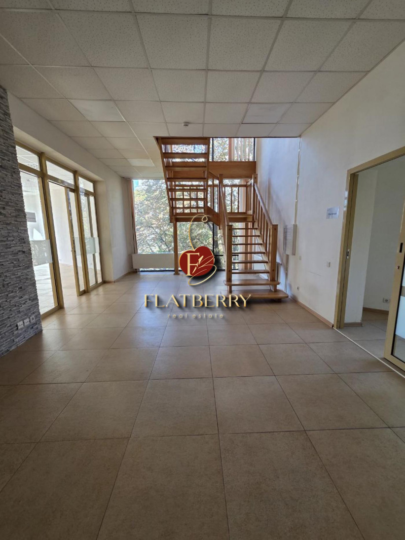 Продажа 5к квартиры в Киеве,  Софиевская ул., 18а 3
