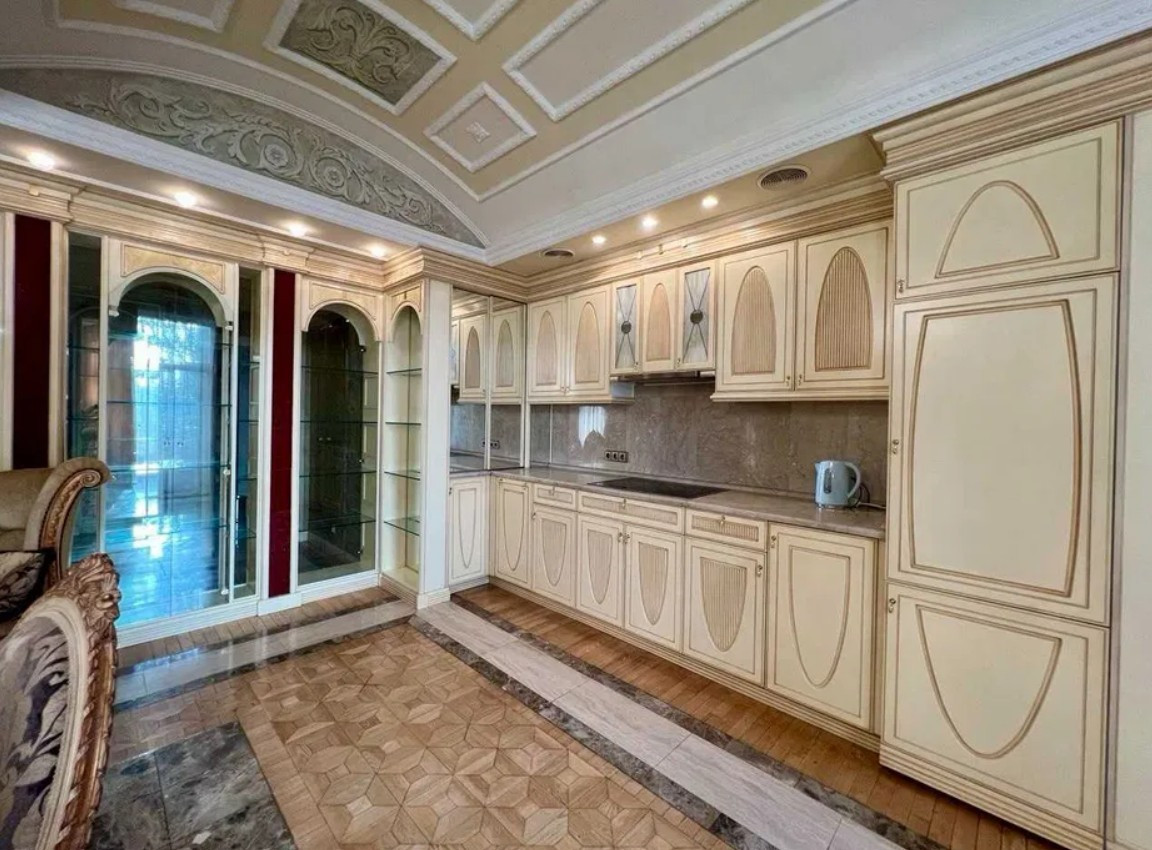 Аренда 5к квартиры в Киеве, Крещатик ул., 25 1