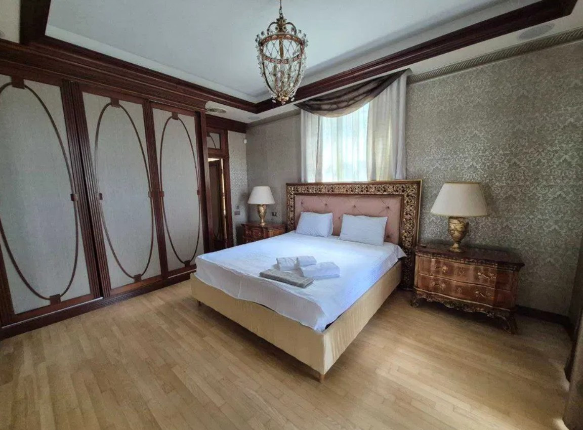 Аренда 5к квартиры в Киеве, Крещатик ул., 25 4