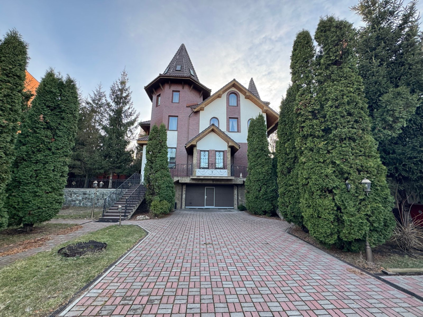Аренда 8к дома в Киеве,  Ужгородская ул. 0