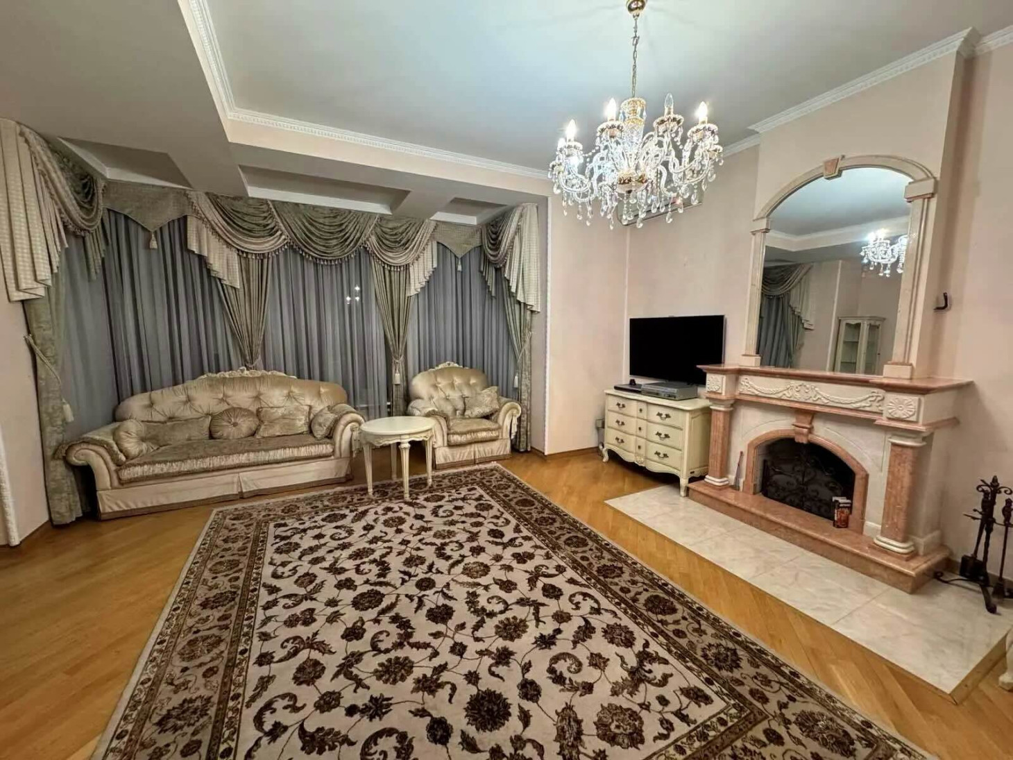 Аренда 8к дома в Киеве,  Ужгородская ул. 8