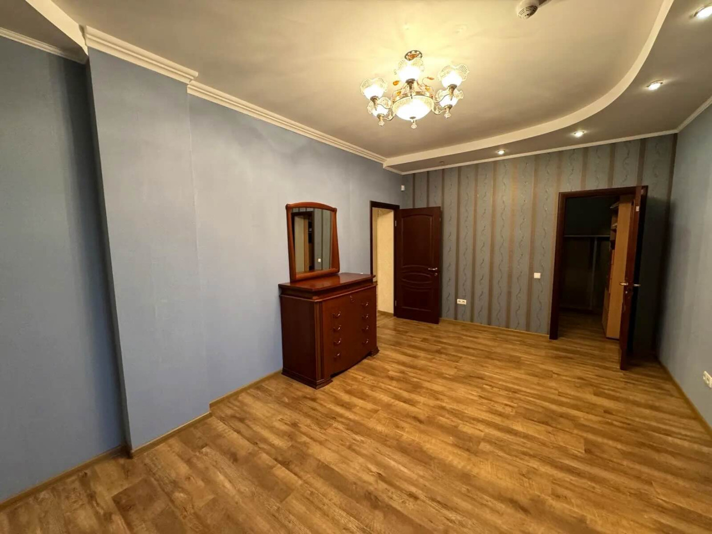 Аренда 8к дома в Киеве,  Ужгородская ул. 28
