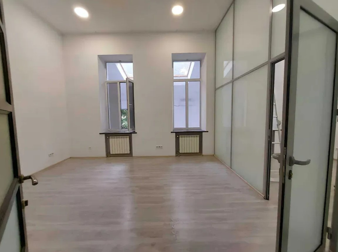 Аренда 9к дома в Киеве,  Редутная ул., 58 9