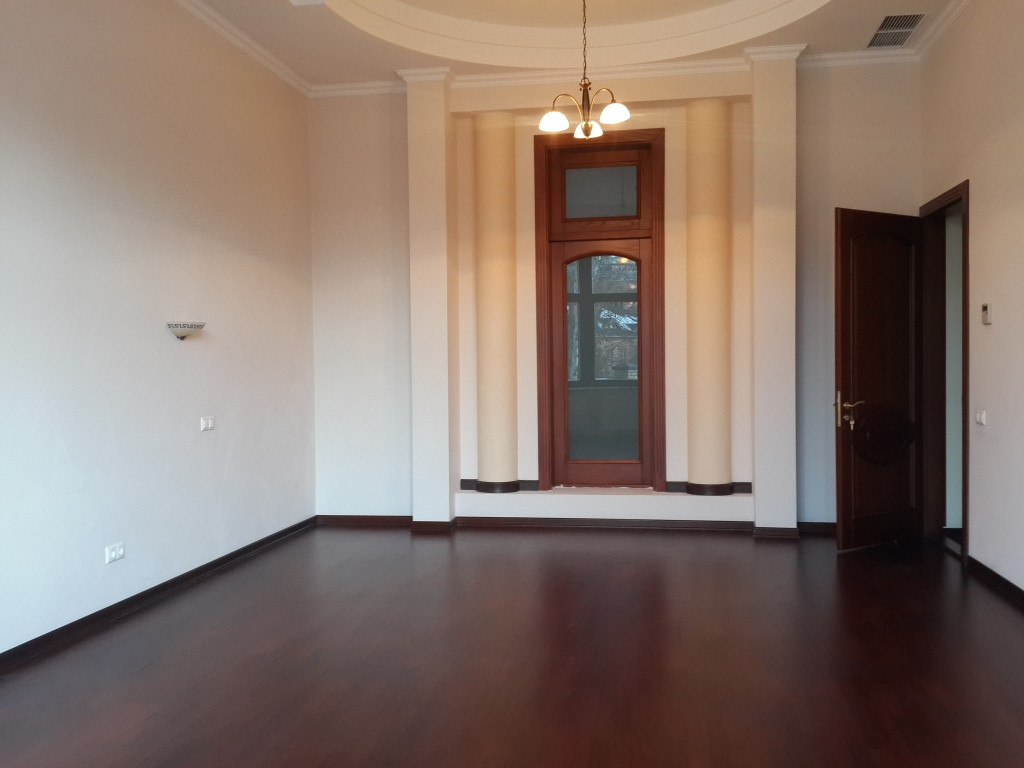 Аренда 9к дома в Киеве,  Редутная ул., 35 12