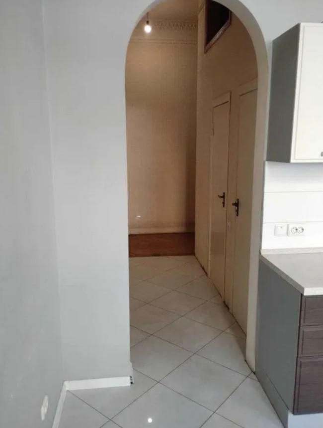 Продажа 2к квартиры в Киеве,  Малая Житомирская ул., 7 6