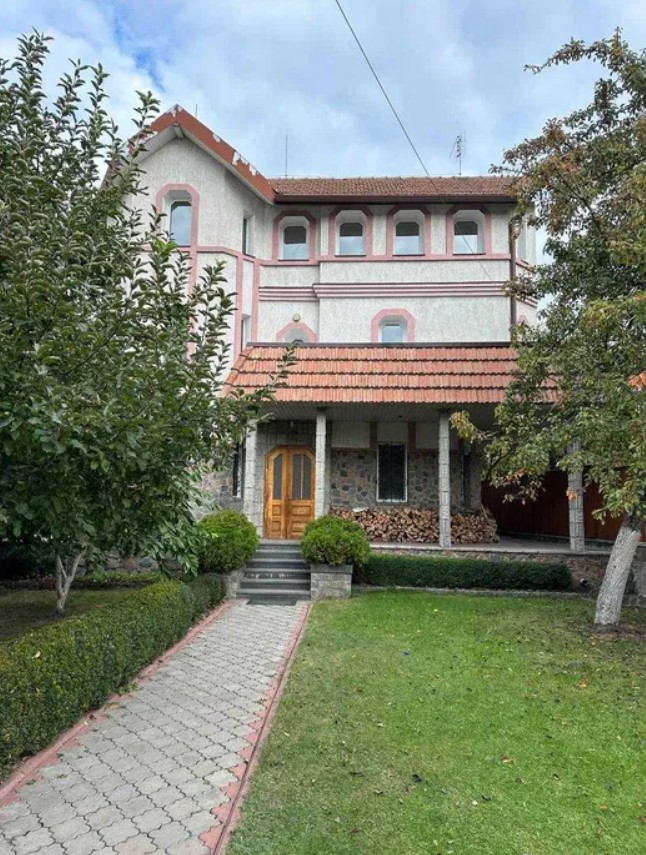 Аренда 6к дома в Киеве, Менделеева ул. 0