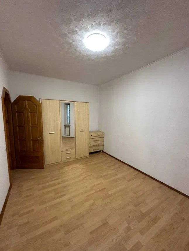 Аренда 6к дома в Киеве, Менделеева ул. 3