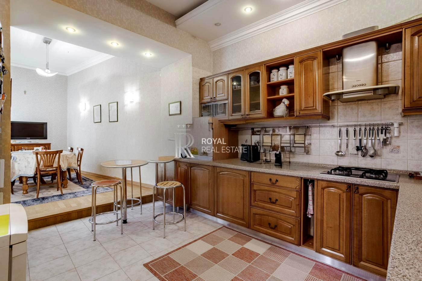Продажа 6к квартиры в Киеве,  Софиевская ул., 25А 14