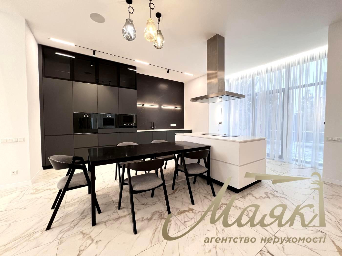 Аренда 5к дома в Киеве,  Абрикосовая ул. 11
