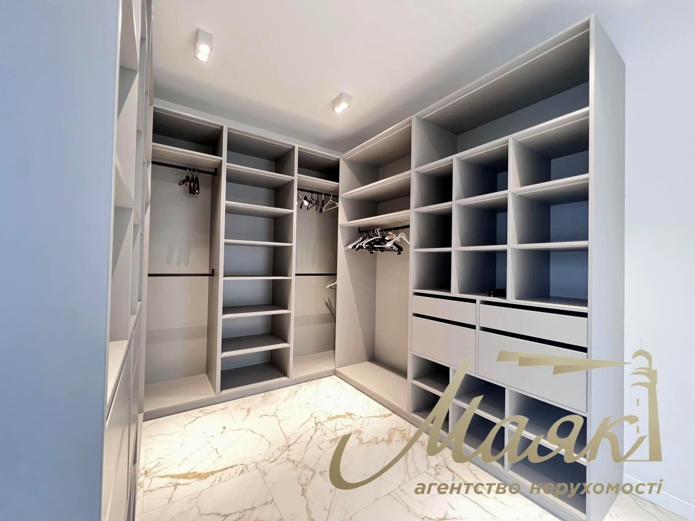Аренда 5к дома в Киеве,  Абрикосовая ул. 39