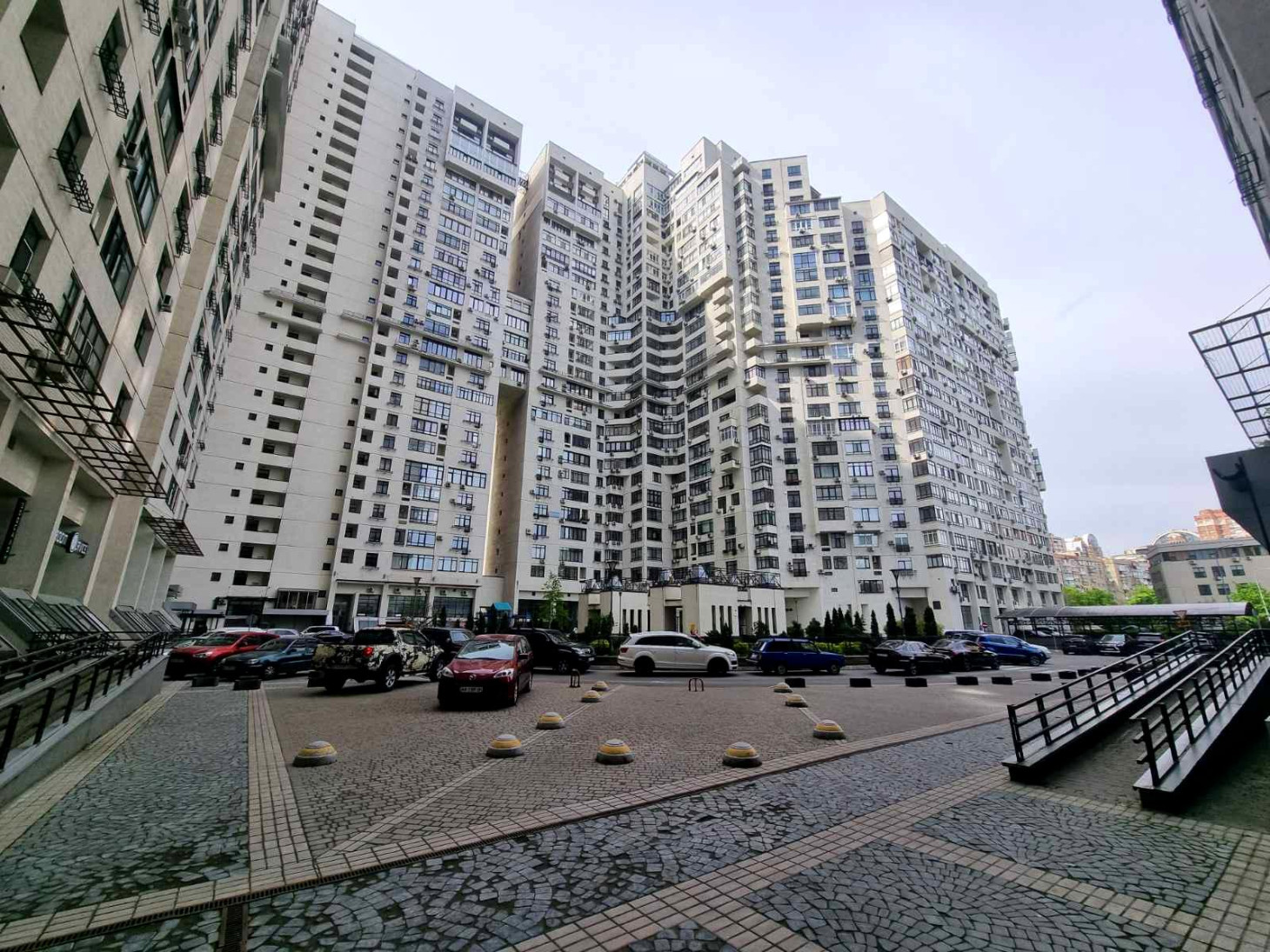 Аренда 3к квартиры в Киеве,  ЖК Панорама на Печерске, Коновальца ул. (Щорса ул.), 44А 15