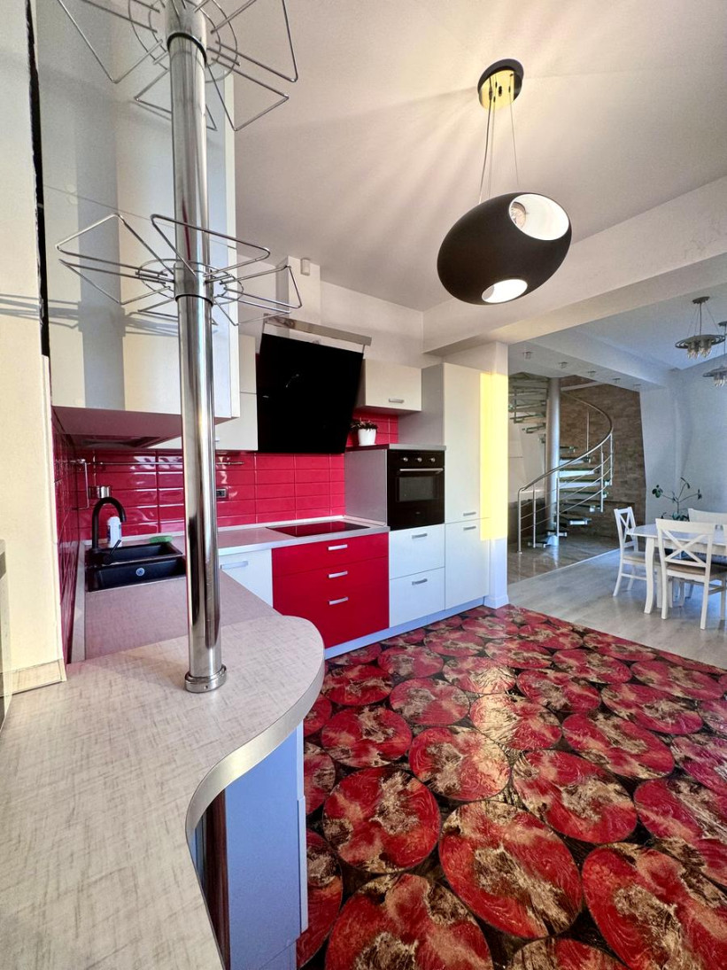 Аренда 4к квартиры в Киеве,  Лабораторная ул., 8 12