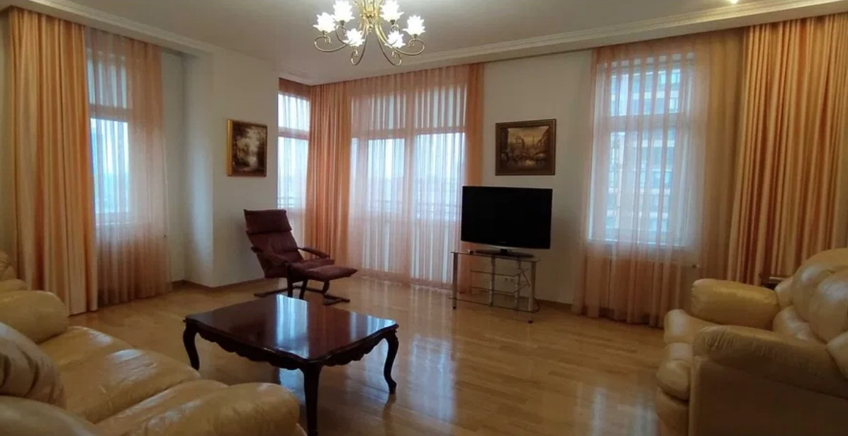 Аренда 3к квартиры в Киеве,  Панаса Мирного ул., 17 0