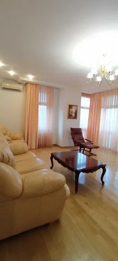 Аренда 3к квартиры в Киеве,  Панаса Мирного ул., 17 4