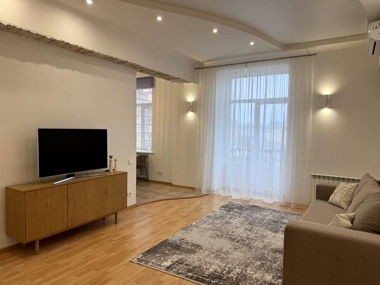 Аренда 2к квартиры в Киеве,  Крещатик ул., 25 1