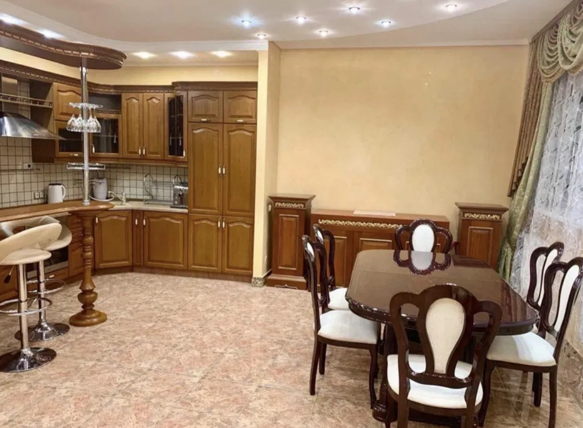 Аренда 5к квартиры в Киеве, Ежи Гедройца ул. (Тверская ул.), 2 8