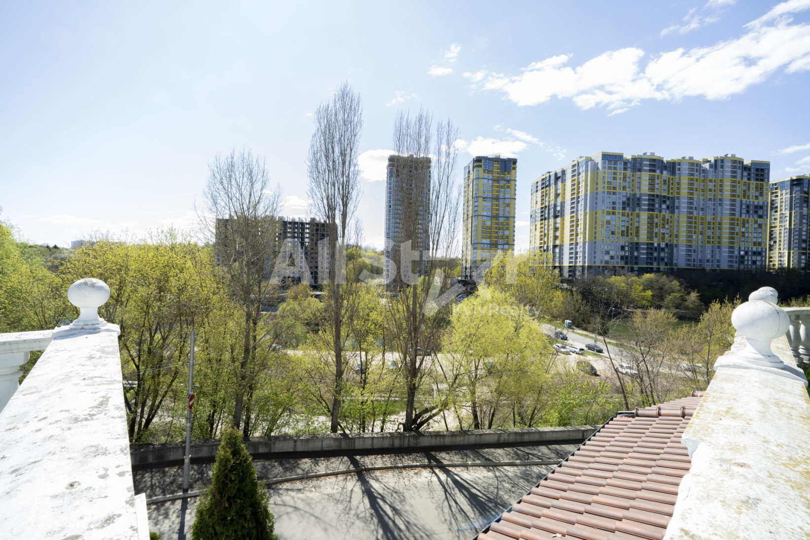 Аренда 9к дома в Киеве, Радченко Петра ул., 44