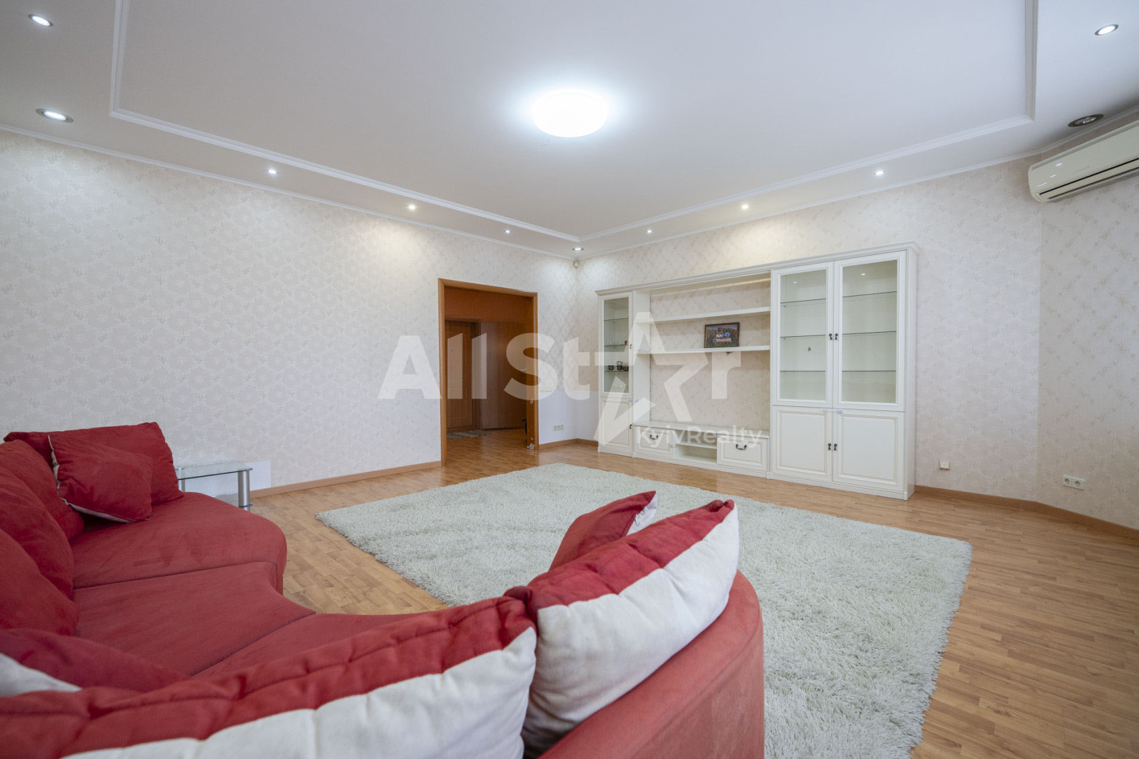 Аренда 3к квартиры в Киеве,  ЖК Творец, Коновальца ул. (Щорса ул.), 32Б 1