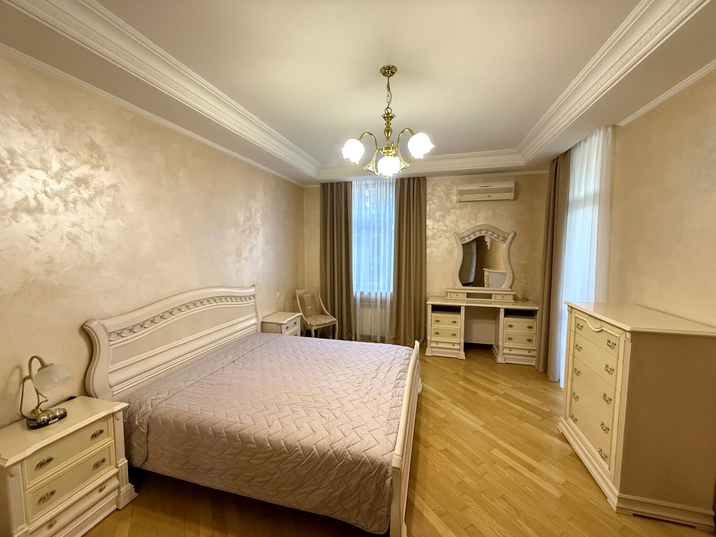 Аренда 4к квартиры в Киеве,  Старонаводницкая ул., 13 8